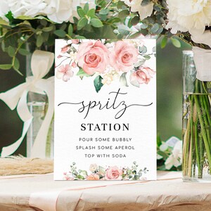 Spritz Station Schild, druckbares Orange Spritz Cocktail Schild, Blush Floral, Hochzeit Cocktail Bar Schild, Signatur Getränke Schild, Darcy Pink