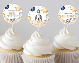 Decorazioni per cupcake a tema spaziale e razzo, per la festa del primo giro intorno al sole (stampabili)