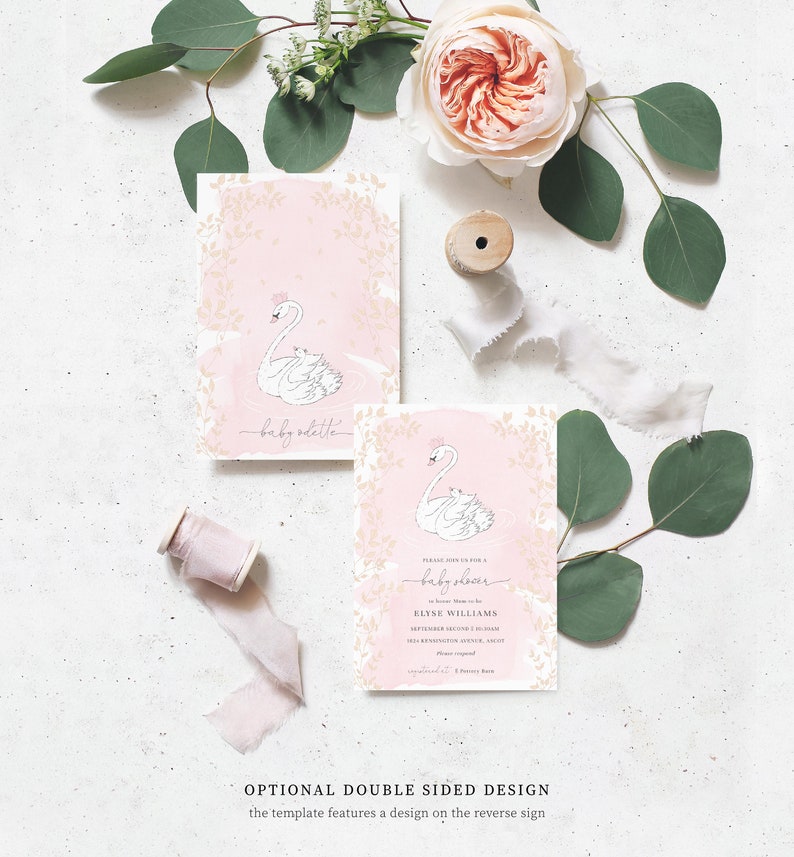 Puede incluir: Una invitaci&oacute;n de baby shower rosa y dorada con una ilustraci&oacute;n de cisne blanco. El texto dice "Por favor, &uacute;nase a nosotros para una baby shower en honor a la llegada de Elyse Williams. El segundo de septiembre a las 2 pm. 123 Remmington Avenue. RSVP antes del 15 de agosto.  [n&uacute;mero de tel&eacute;fono] [direcci&oacute;n de correo electr&oacute;nico]"