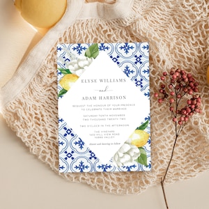 Invitación de boda imprimible - Limones con azulejos azules mediterráneos - Invitación editable para boda de destino - The Med