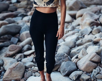 Bamboo Joggers-Bamboo leggings-High waisted leggings-Yoga leggings-Bamboo clothing- Women's leggings-Organic clothing-capris pants