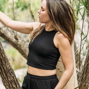 Haut de yoga en bambou / Hauts respectueux de l&#39;environnement pour femmes / Vêtements de source éthique / Haut en tissu bio naturel / Haut sans manches en bambou