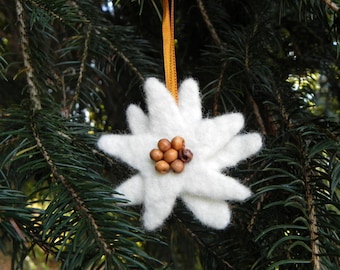 Christmas small ornament felt edelweiss, small white edelweiss Christmas decoration, white flower felted Christmas ornament,