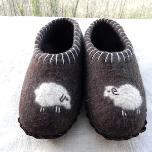 Brown felted slippers, sheep slippers, sole slippers, brown woolen clogs, animal felt slippers, house slippers, wet felted shoes