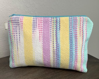 Handwoven Zippered Travel Bag – Large Cosmetic Bag with Boxed Bottom, 100% Cotton