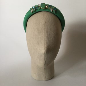 IRMA - Wide headband in silk shantung with Swarovski stones decoration.
