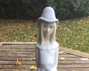Vintage Porcelanas Miquel Rquena Junges Mädchen mit Hut Figur / Ornament. Spanische Porzellanfigur aus Spanien.