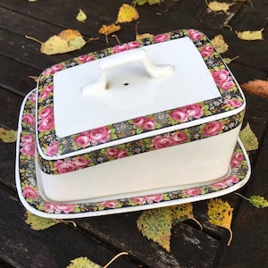 Vintage Cheese Dish/Keeper.  Wedge Shaped Cheese Dish Decorated with Pretty Pink Rose Patterned, Transfer Print Border.