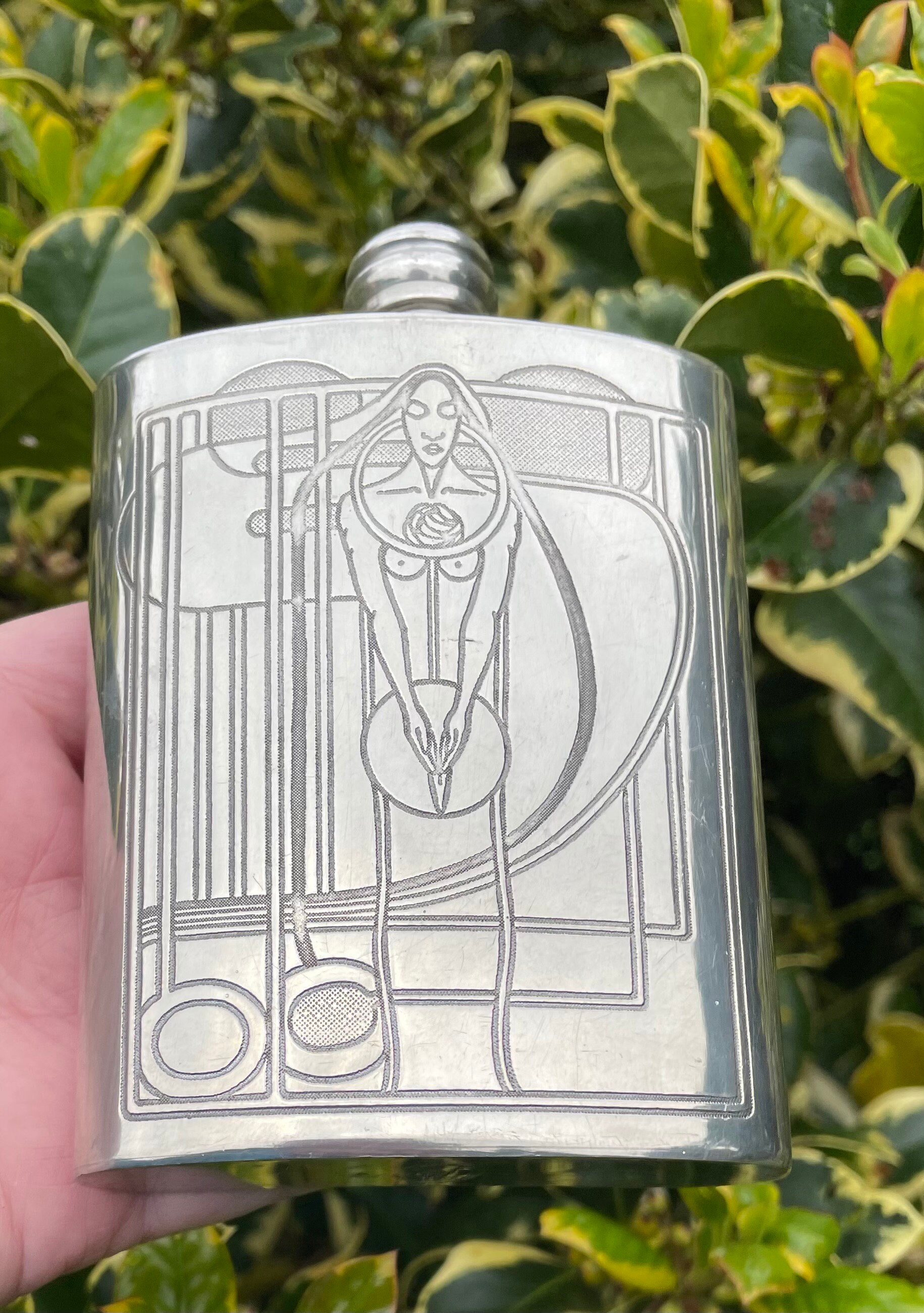 Charles Rennie Mackintosh Pewter スキットル Charles Rennie Mackintosh Inspired Pewter 6floz Kidney Shaped Hip