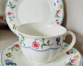 Zestaw Villeroy & Boch Mariposa Trio, filiżanka do herbaty z porcelany kostnej z motywem kwiatowym, spodek, talerzyk.