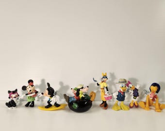Mickey et ses amis en vacances, lot de 8 boutons