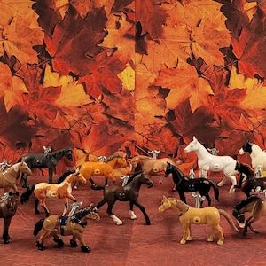 Horse knobs set of 14 with Albino