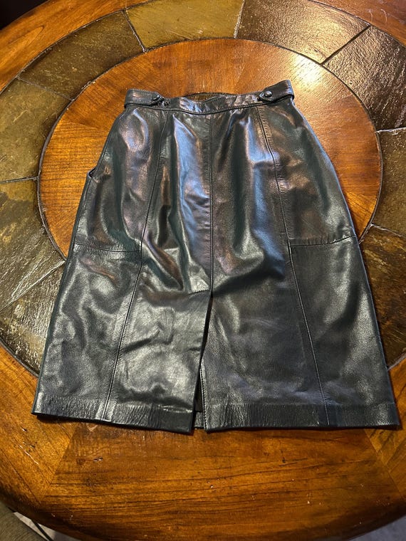 Vintage dark green adjustable side leather skirt by Norma size 8-10
