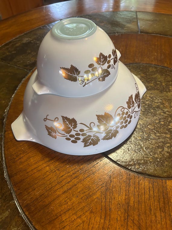 Pyrex chip and dip bowl