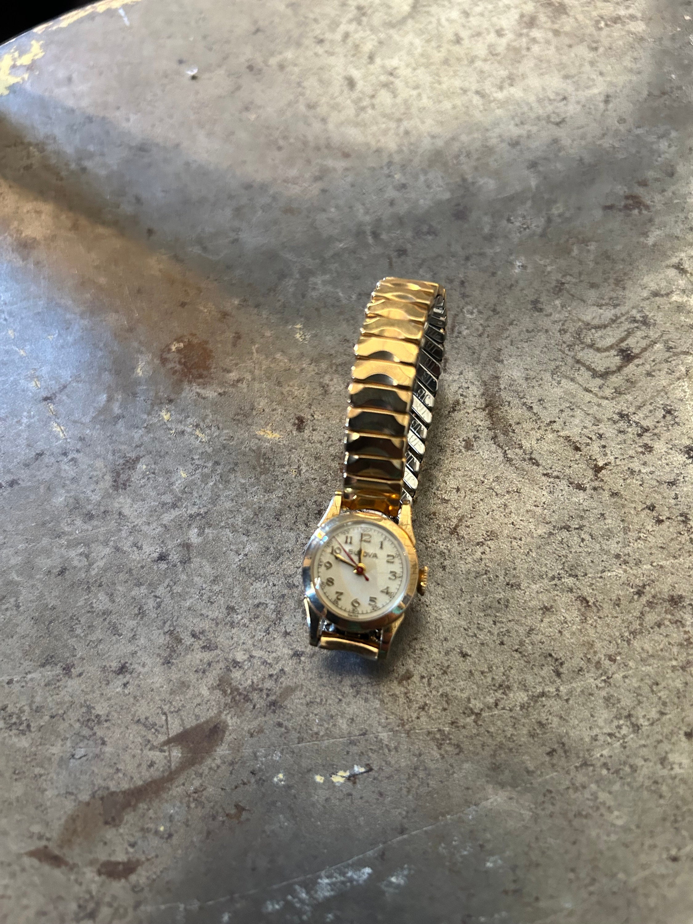 Reloj bulova dama antiguo oro sale