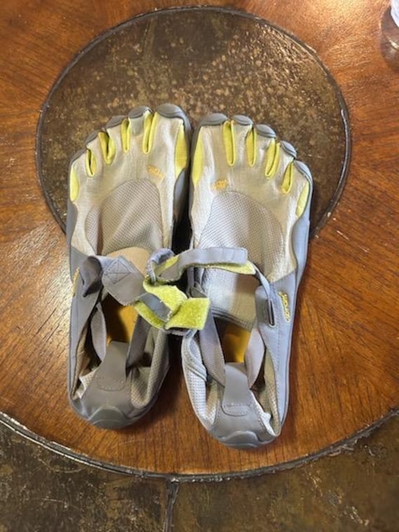 Vintage Vibram 5 fingers athletic shoes M47
