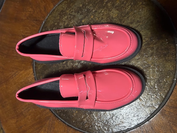 Womans pink loafers size 36 Altaolain