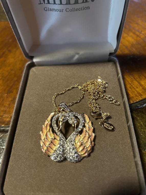 Nolan Miller pendant new in box 2 swans intertwined