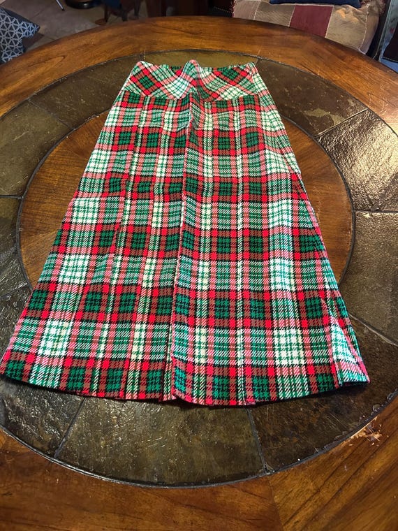 Vintage plaid maxi skirt pleated in red, green, black and white