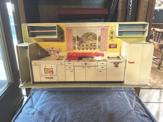 Vintage 1950 Marx Modern Toy Kitchen Set great graphics