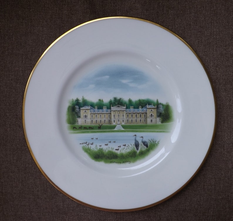Limited Edition 27cm Diameter Bone China Decorative Plate WEDGWOOD PLATE Woburn Abbey Mothers Day Gift Made in England