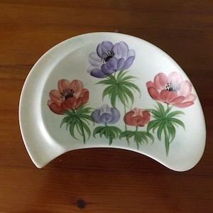 RADFORD POTTERY DISH. Hand Painted British Pottery Anemone Design. Produced from 1930s. 6.25", Sweet Dish, Pin Dish, Excellent Condition