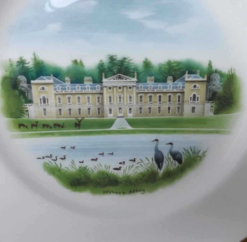 Limited Edition 27cm Diameter Bone China Decorative Plate WEDGWOOD PLATE Woburn Abbey Mothers Day Gift Made in England