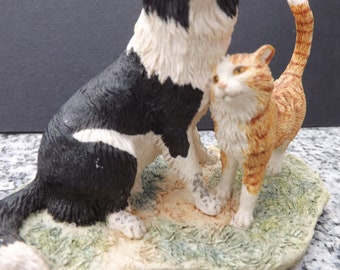 "Border Fine Arts ""Just about Friends"" Figur, Border Collie und Ginger Cat, 7cm hoch, handgemacht in Schottland 1993, Geschenk für Hunde- oder Katzenliebhaber."