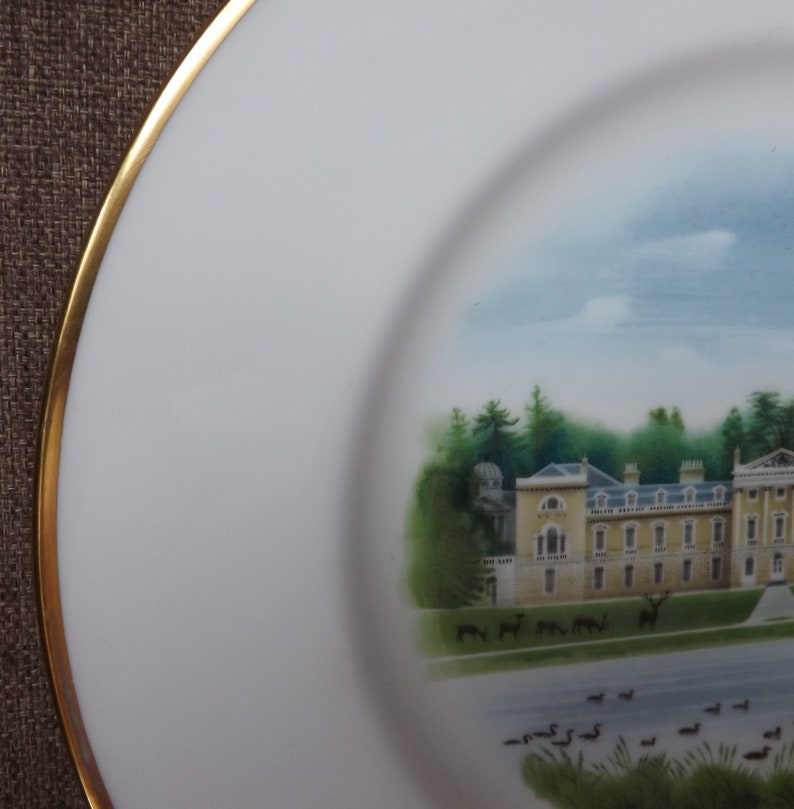 Limited Edition 27cm Diameter Bone China Decorative Plate WEDGWOOD PLATE Woburn Abbey Mothers Day Gift Made in England