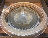 Large French LALIQUE Crystal quot MARGUERITES quot Bowl No. 1100400 (1004) Mint condition, with box 14 inches 10 pounds