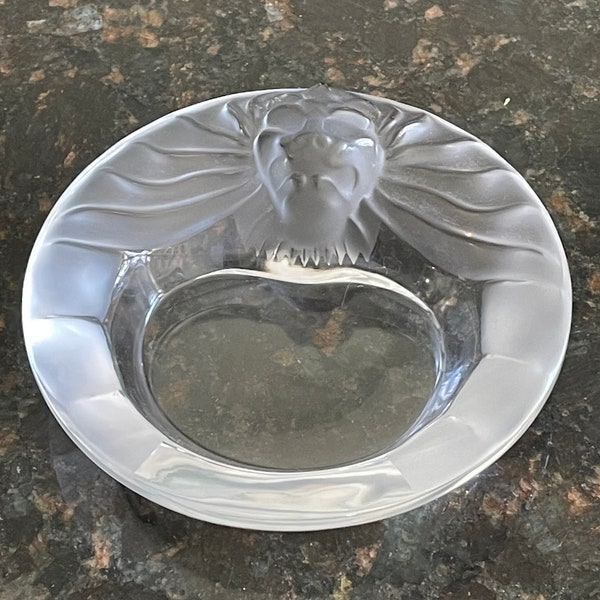 Rene LALIQUE Crystal “Teté de Lion” Ashtray Clear and Frosted Glass ~ Perfect! ~ French Studio, Signed!