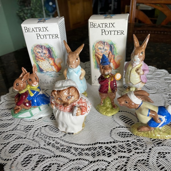 Six Beatrix Potter and Bunnykin Figurines!  Excellent condition!  Jogging, Flopsy Bunny, Benjamín, rise shine, Ms Tiggy Winkle, sleigh ride