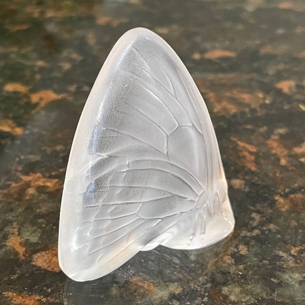 Rene LALIQUE Crystal Closed BUTTERFLY Clear 3010010  ~ Perfect! ~ French Studio, Signed!