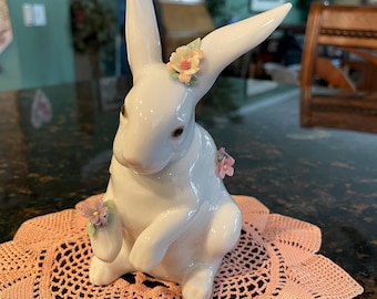 Lladro Rabbit With Butterfly “that Tickles” 5888 Porcelain