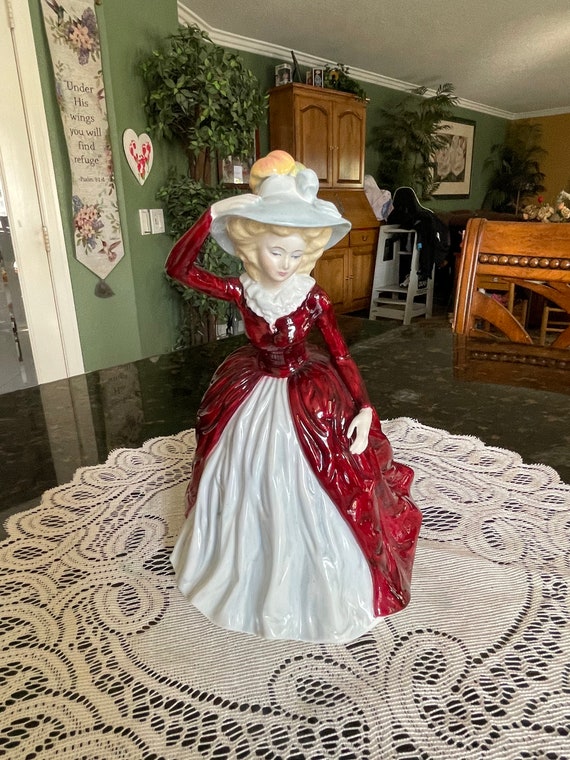 Coalport 陶器人形 Ladies of Fashion Vintage 'margaret' Coalport Ladies of Fashion Collectable Gift - Etsy