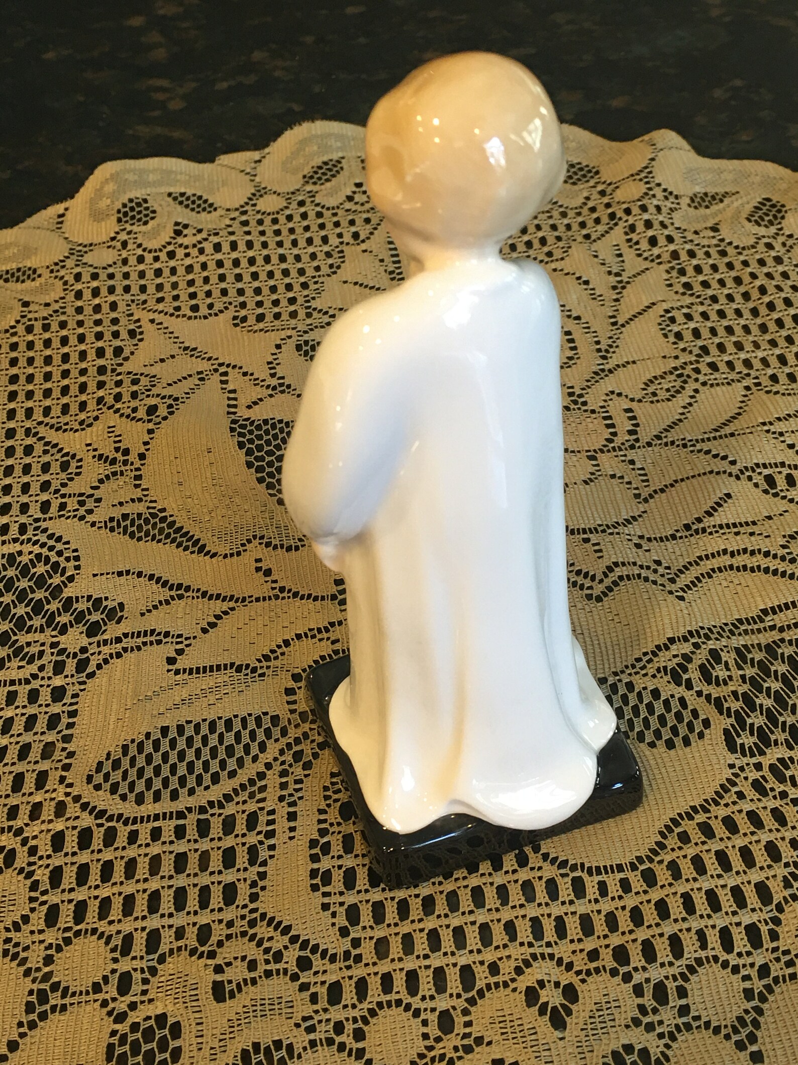 Royal Doulton Figurine 'DARLING HN 1985 Made in 1945 by Charles Vyse