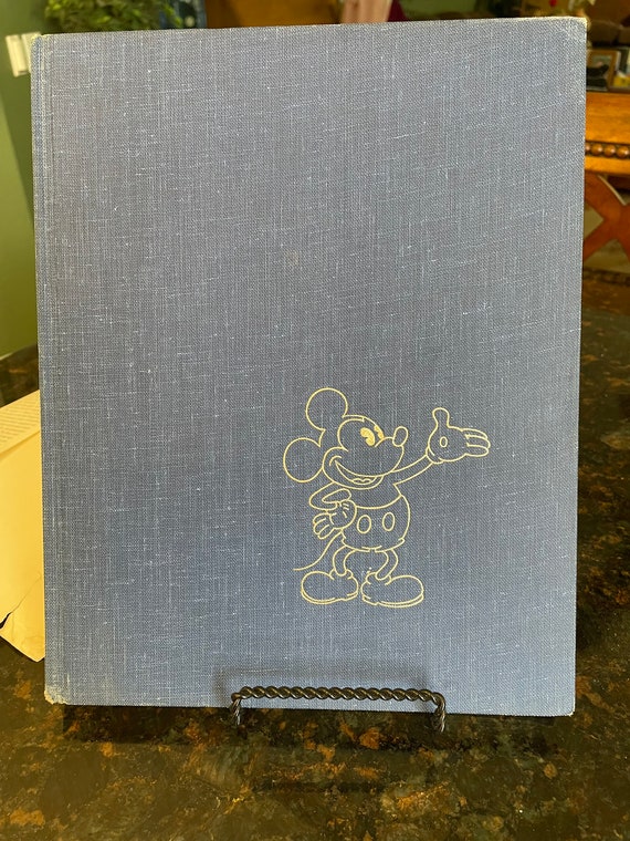 Vintage ~ 1975 The Art of Walt Disney, New Concise N A L edition