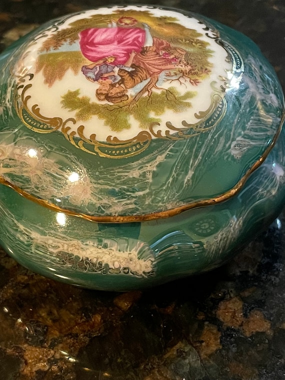 LIMOGES GREEN faux-marble gold trim Courting Coup… - image 7