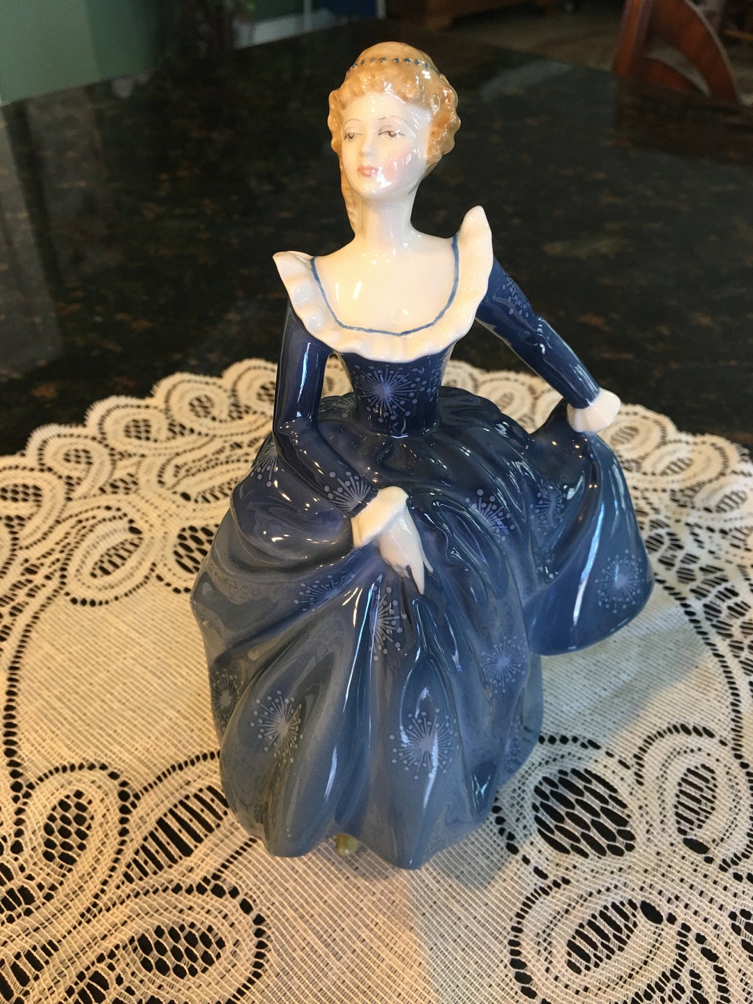 ロイヤル・ドルトン フィギュア フレグランス Fragrance HN 2334 Royal Doulton HN 2334 