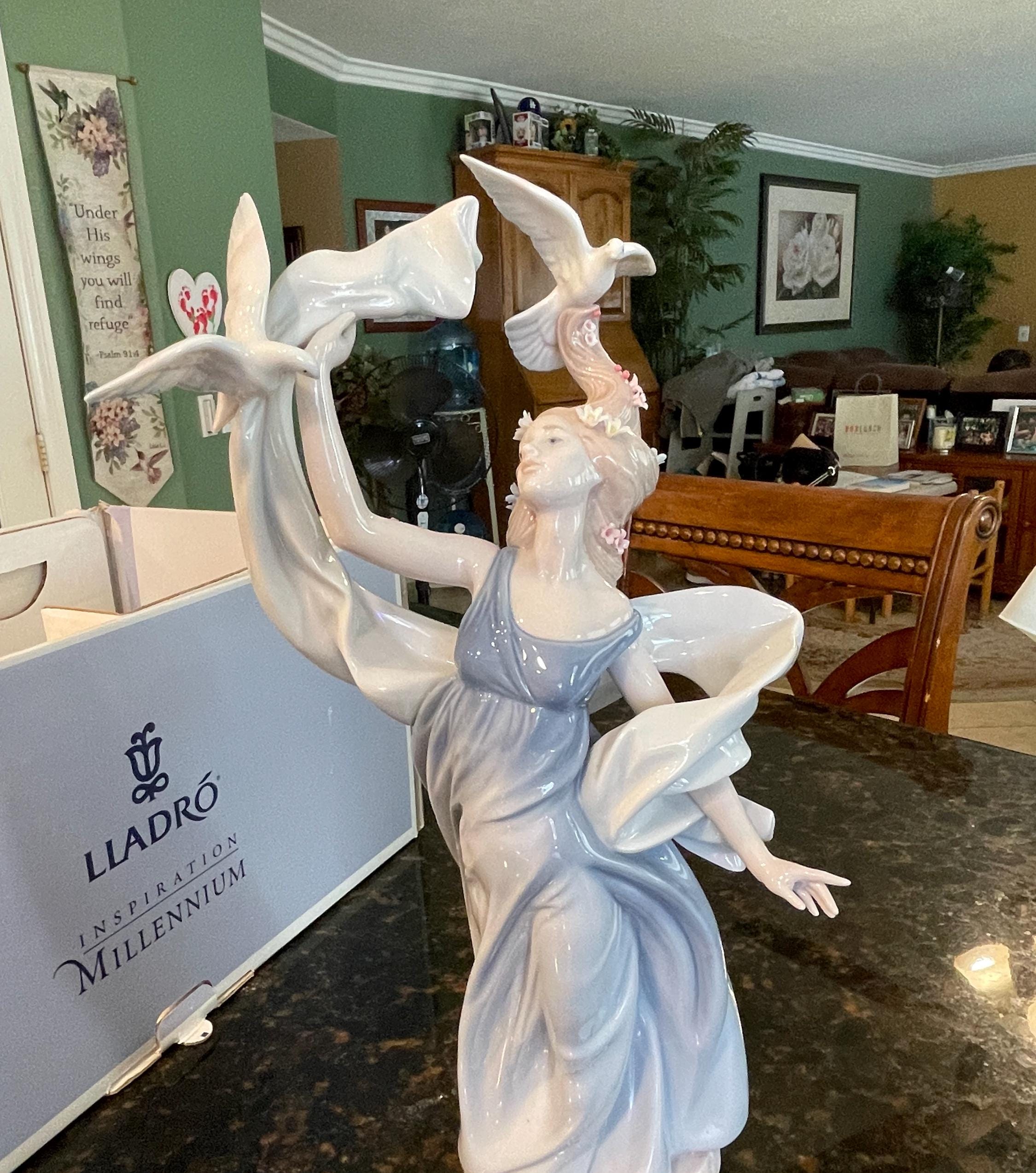 Lladro ミレニアム 1999 NEW HORIZON【廃番品】6570 1999 Lladro NEW HORIZONS #6570 Glossy Figurine Inspirations