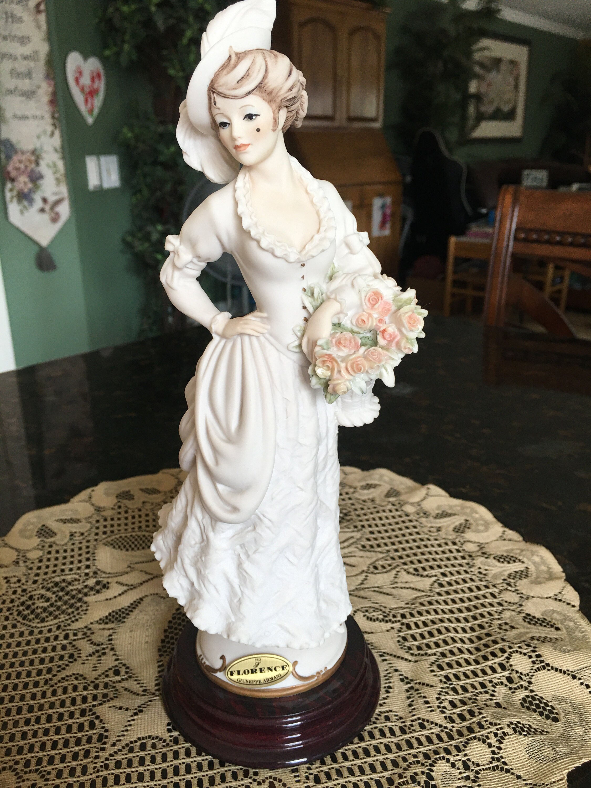 Retired Giuseppe Armani Figurines Value - 7vizbs3