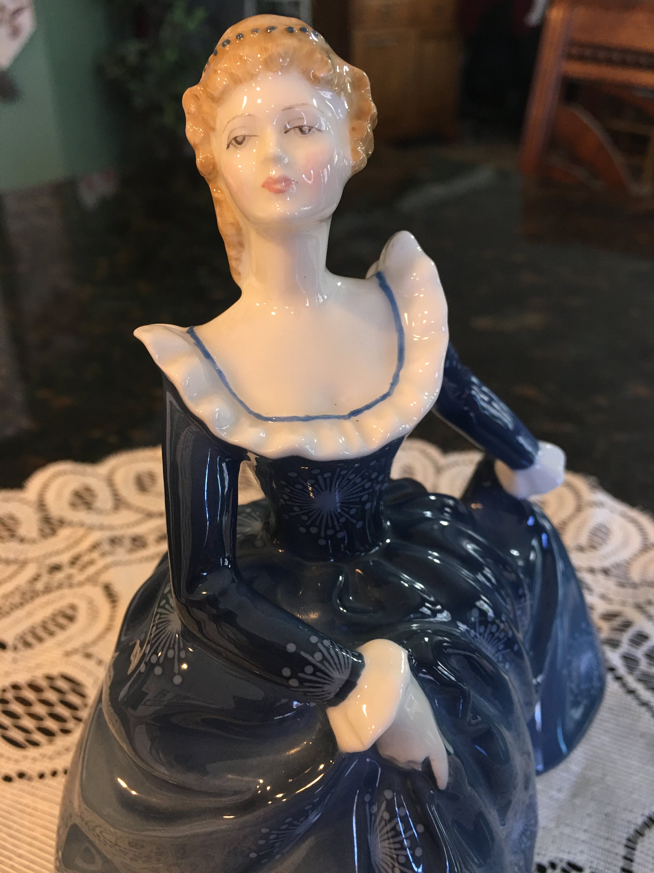 ロイヤル・ドルトン フィギュア フレグランス Fragrance HN 2334 Royal Doulton HN 2334 