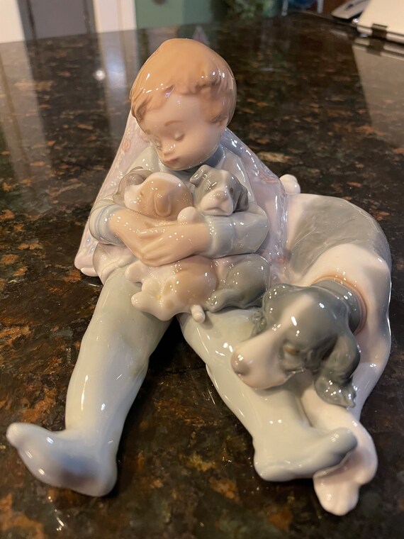 Comforting Dreams Girl Figurine - Lladro-USA