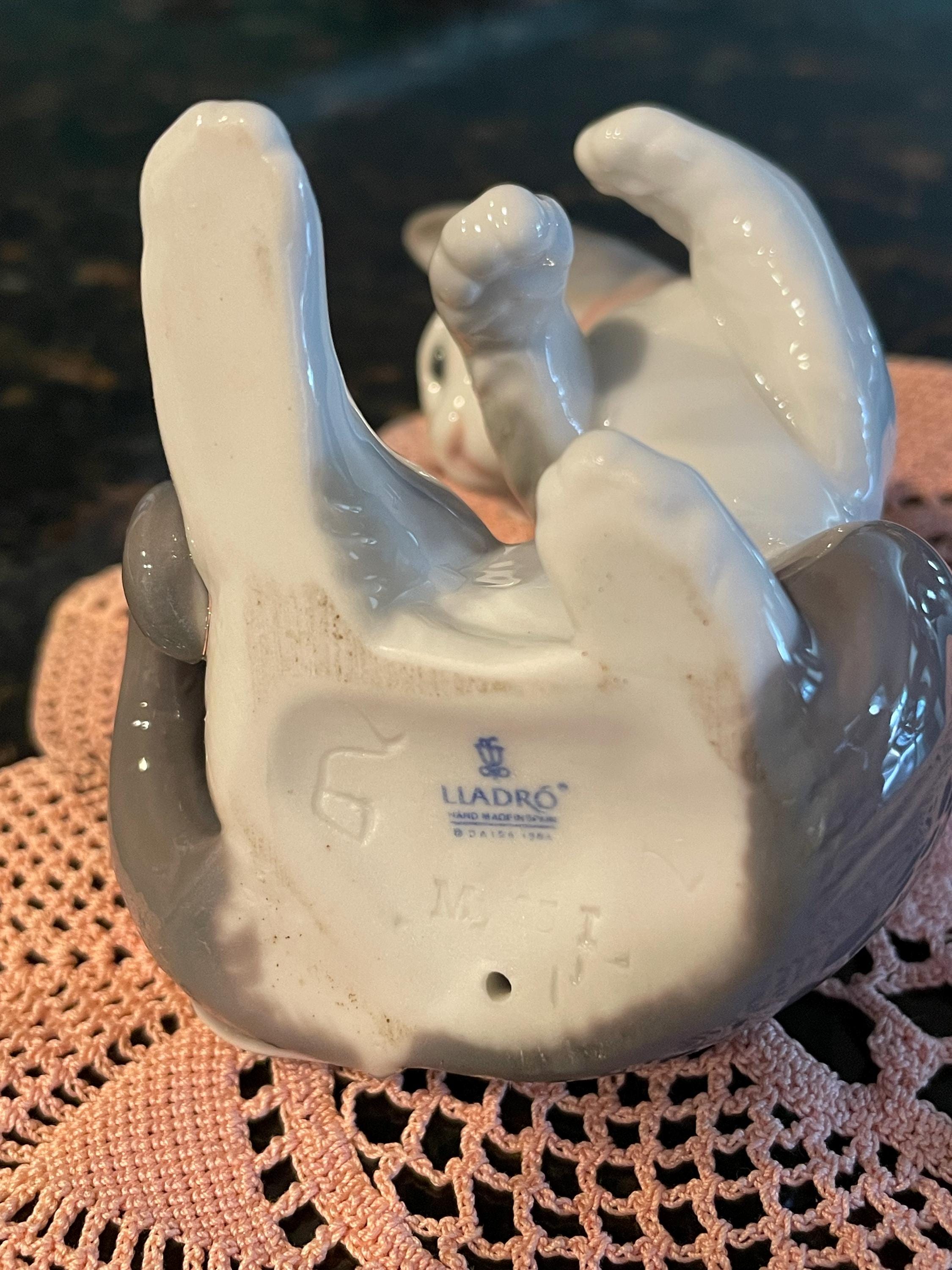 Vintage Lladro Porcelain Cat With Mouse on Tail Figurine, Lladro