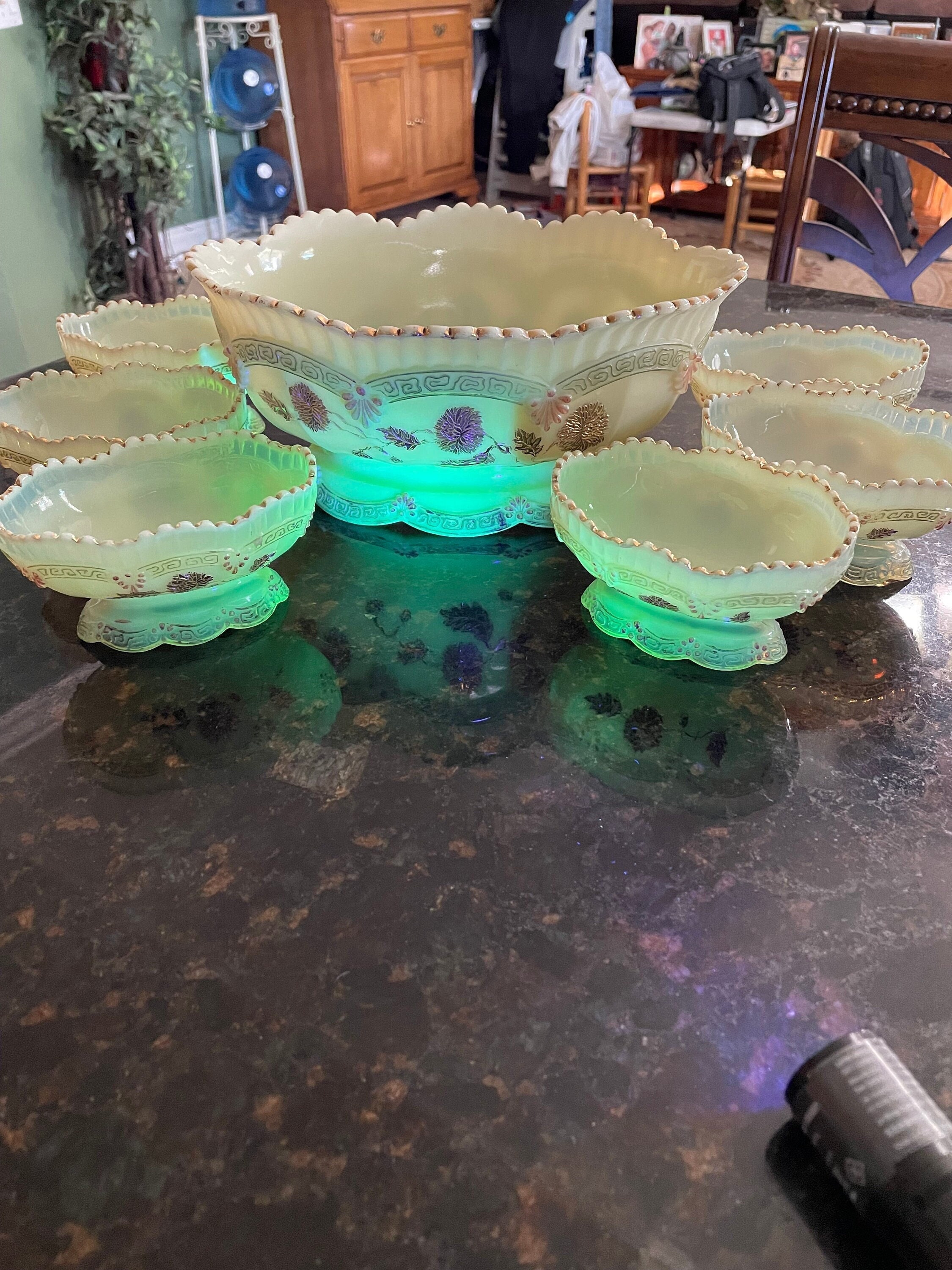 1899 EAPG Northwood CHRYSANTHEMUM SPRIG Uranium Custard Glass
