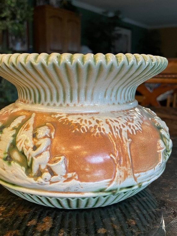 Early Roseville Donatello Cuspidor Spittoon Collared Pot (1916