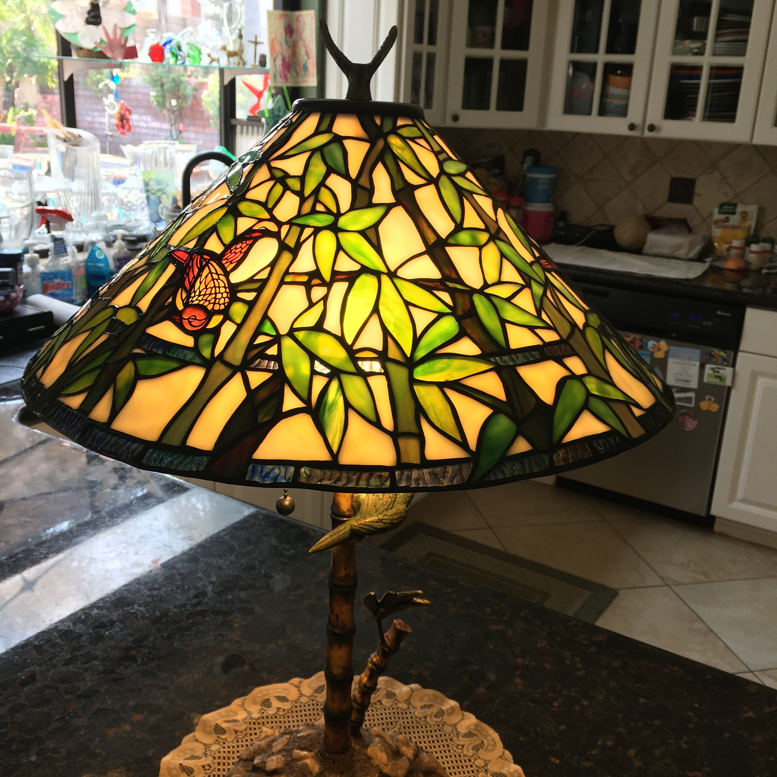 Parrot sales tiffany lamp