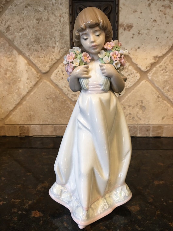 Lladro 7603 Spring Bouquets Girl Flowers Collectors Society 1987