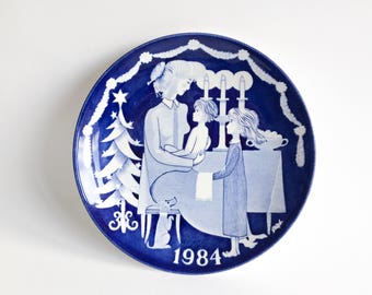 Plato de Navidad azul de Stig Lindberg, Gustavsberg, plato decorativo, decoración, años 80, vintage, regalo de Navidad sueco