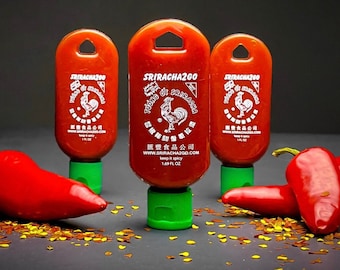 10 wedding favors, hot sauce wedding favors, wedding guest gifts, gifts for guests, bridal shower gifts, sriracha wedding party favor